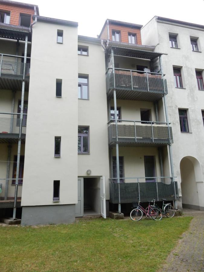 Zentrale 2 Zimmer EG Wohnung mit Balkon Leipzig Exterior foto